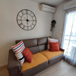 https://fully-equipped-apartment-6-minutes-from-st-charles.fr-provencehotel.com